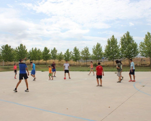  Fußball spielen im Camp